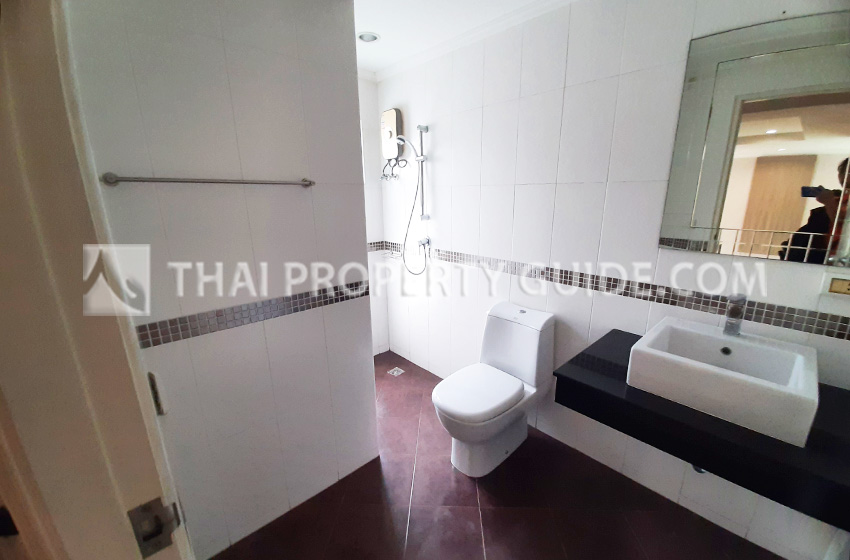 House with Shared Pool in Sukhumvit 